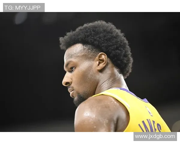 雄鹿与湖人精彩对决全场集锦回顾篮球盛宴的巅峰时刻