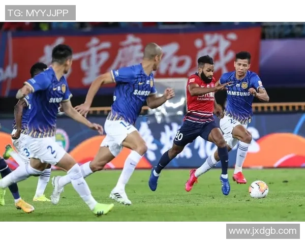 中超激战苏宁迎战重庆全力争胜展现球队实力与斗志