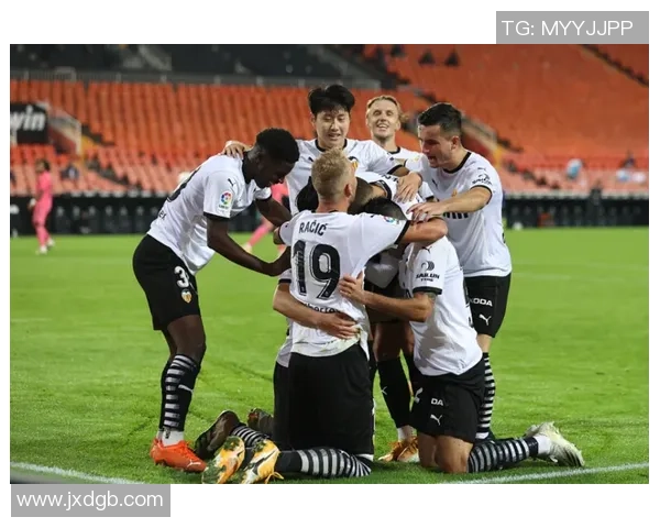 尤文图斯与瓦伦西亚精彩对决集锦回顾尽享足球盛宴 尤文图斯与瓦伦西亚精彩对决集锦回顾尽享足球盛宴