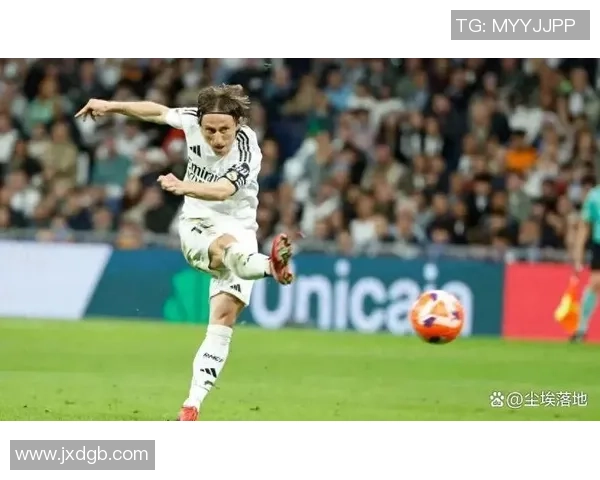 莫德里奇：足球场上的艺术家与传奇中场的辉煌之路