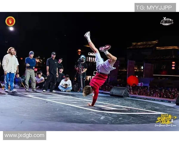 南京街舞队创下耐力新纪录引领全国街舞热潮